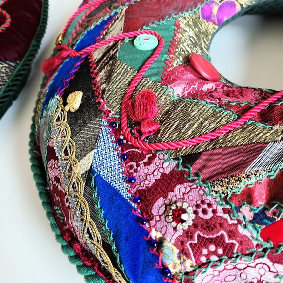 Set of 2 donut shape accent pillows/cushions. - Picture 3 of 6